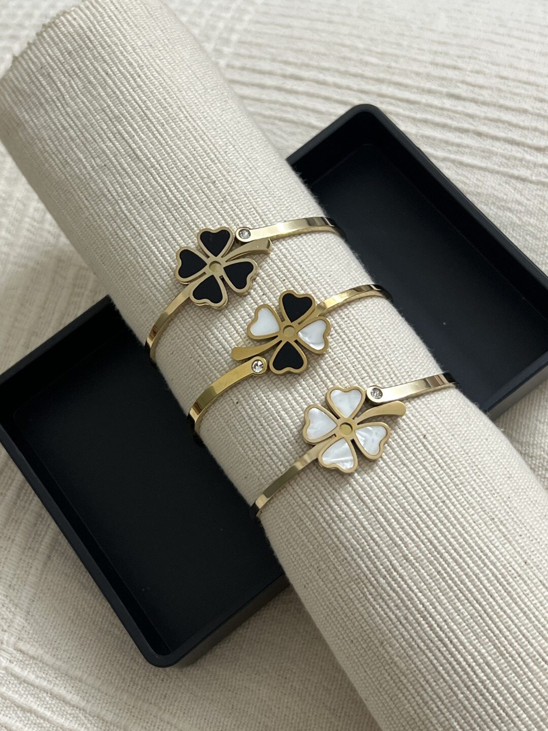 Lily - Image 7