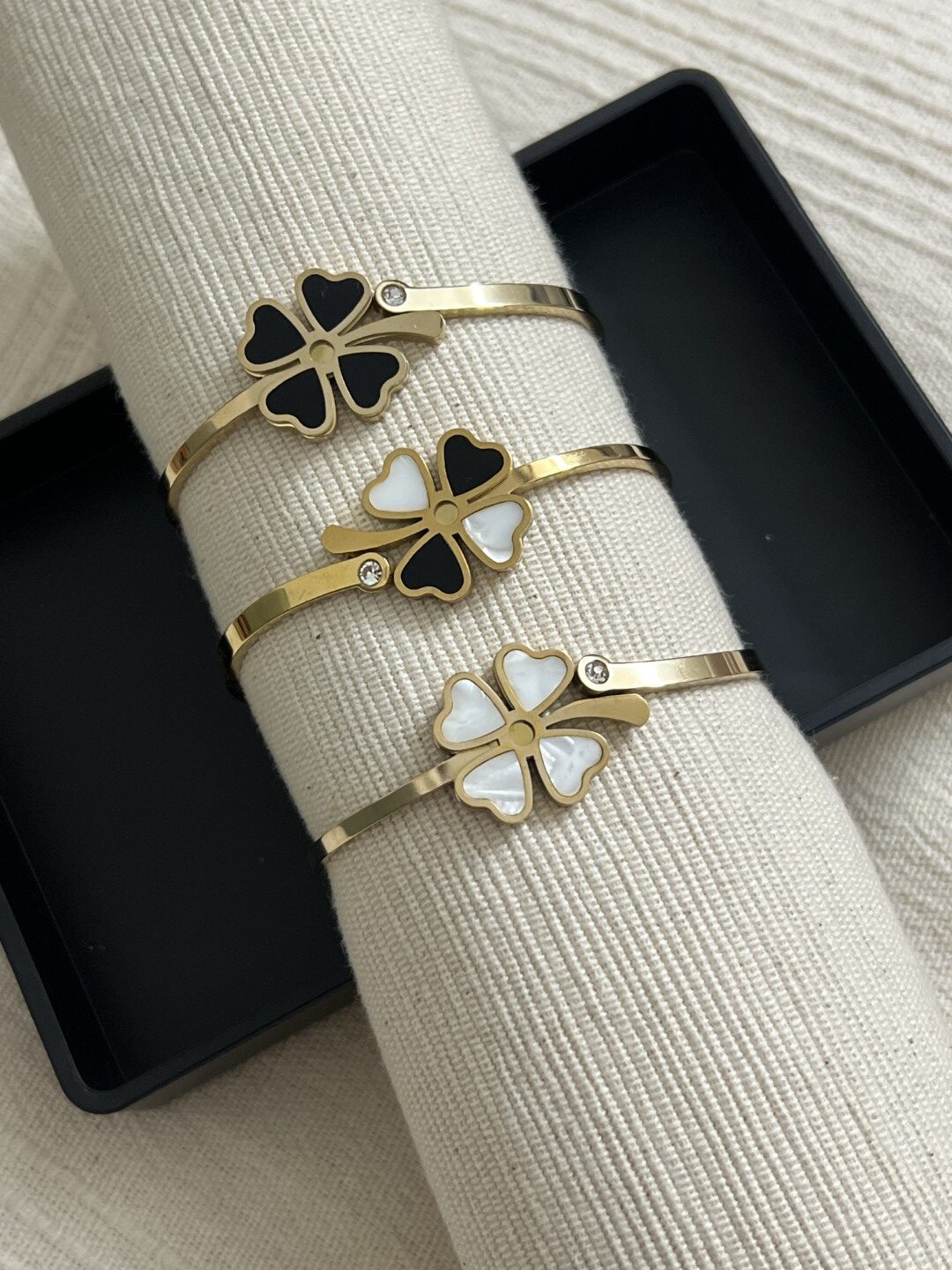 Lily - Image 6