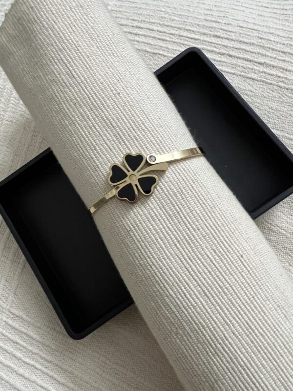 Lily - Image 2