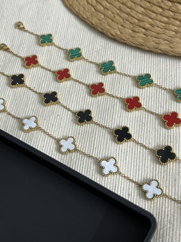 Clover - Image 5