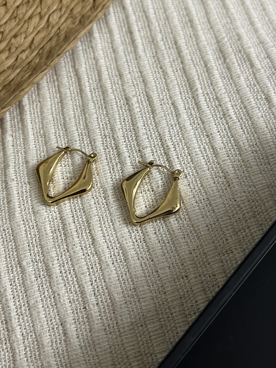 Niora - Image 5